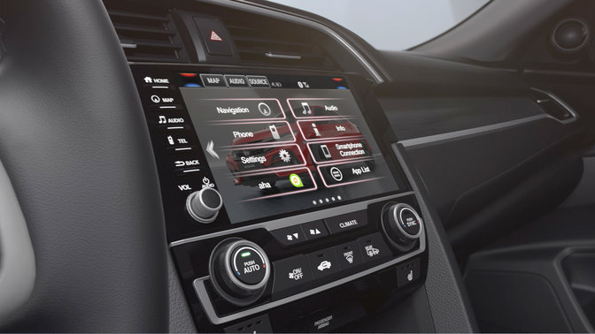 Nærbilde av Honda Connect-dashbordet. 