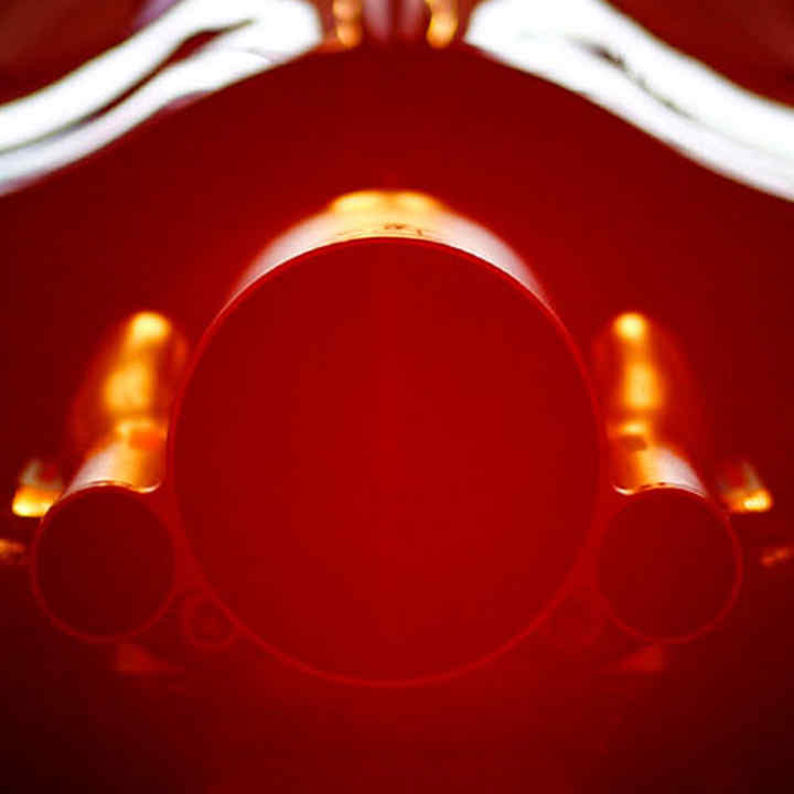 Nærbilde av Honda-motor på F1-bil.