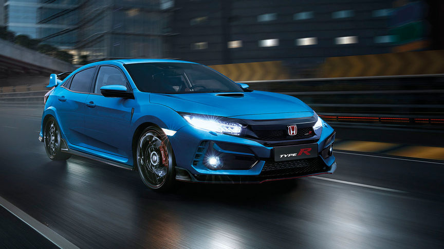 Honda Civic Type R GT på bane, sett skrått forfra