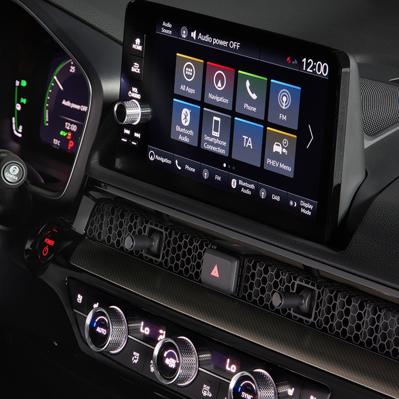 Honda CR-V Plug-in Hybrid sett fra siden med modell og person.