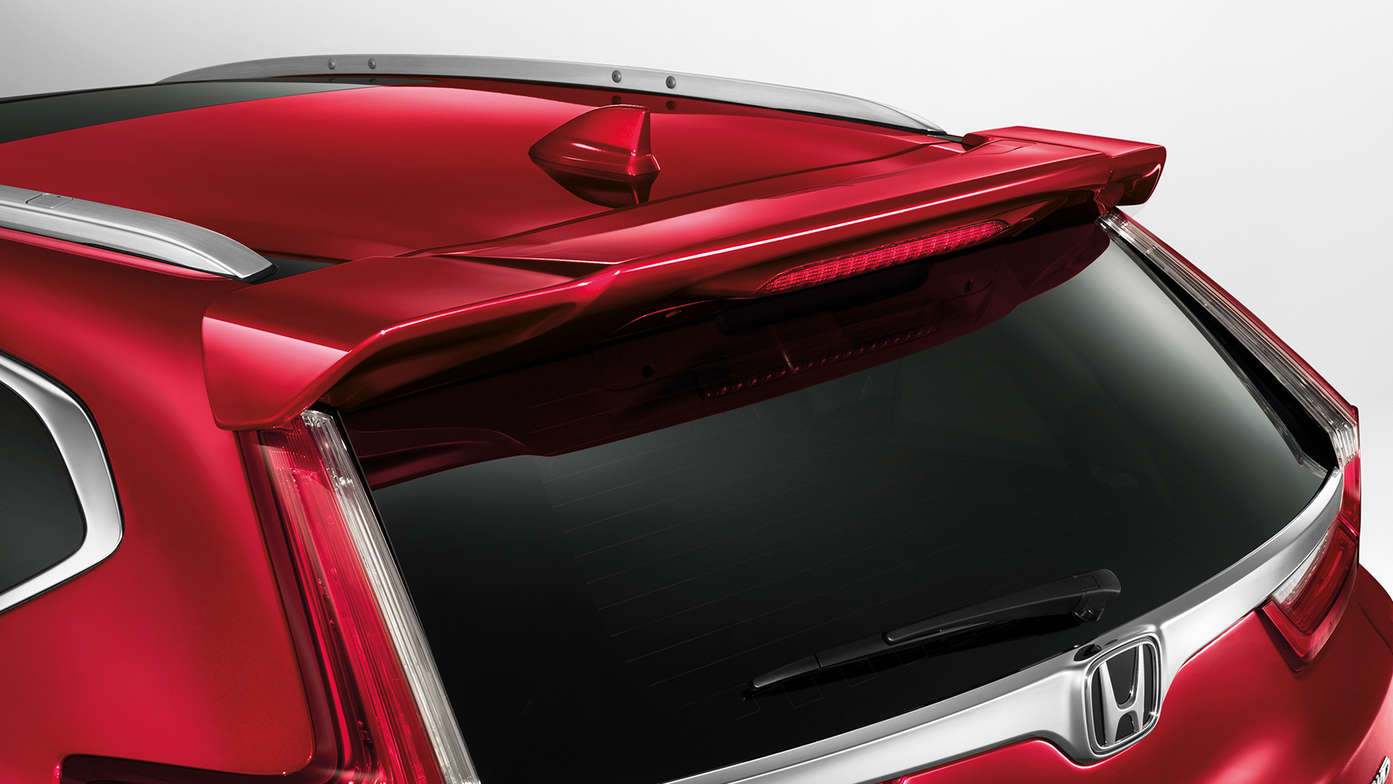 Nærbilde av Honda CR-Vs baklemspoiler bakfra.