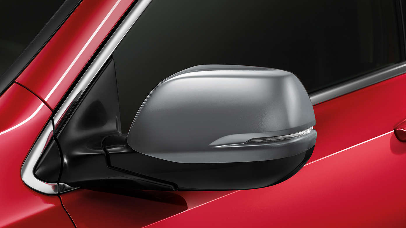 Nærbilde av speilhette på Honda CR-V.