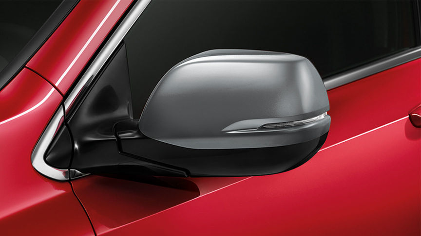 Nærbilde av speilhette på Honda CR-V Hybrid.