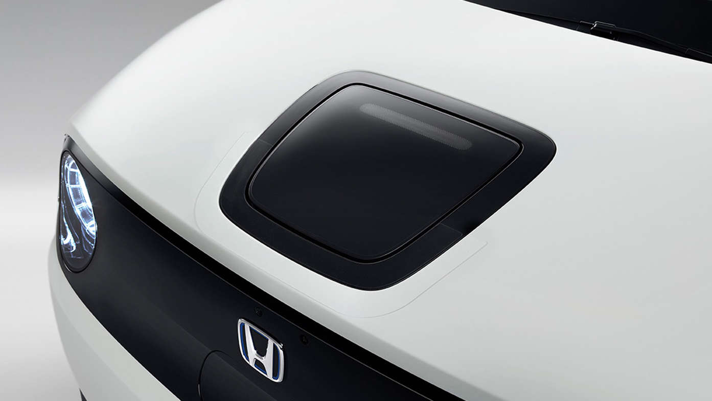 Nærbilde av beskyttelsesfolie for ladeport på Honda e.