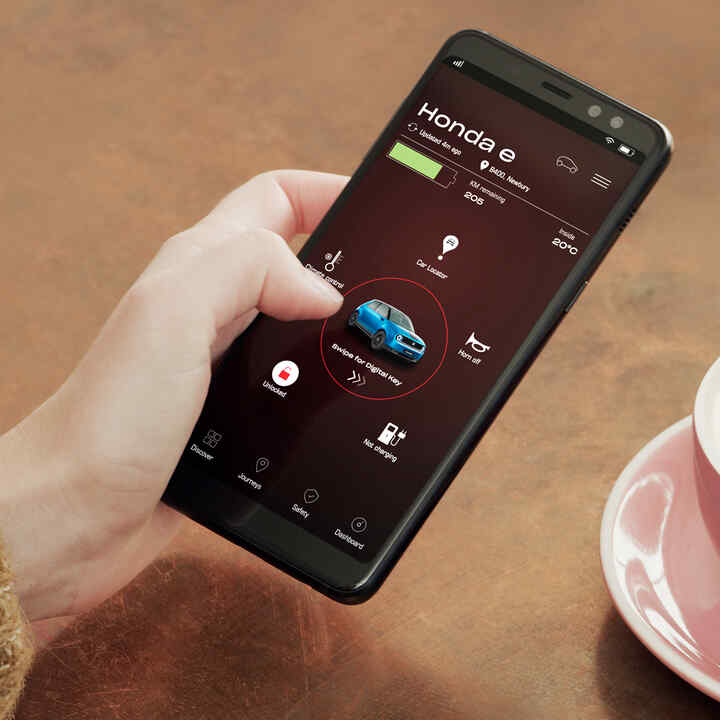 Nærbilde av Honda e Digital Nøkkel-appen på en telefon.