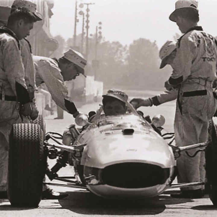 Soichiro Honda gjør seg klar til vårt aller første Formel 1-løp i 1964 i Ungarns Grand Prix.