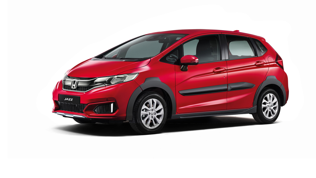 Honda Jazz X-Road sett på skrå forfra til høyre. Naturbilde.