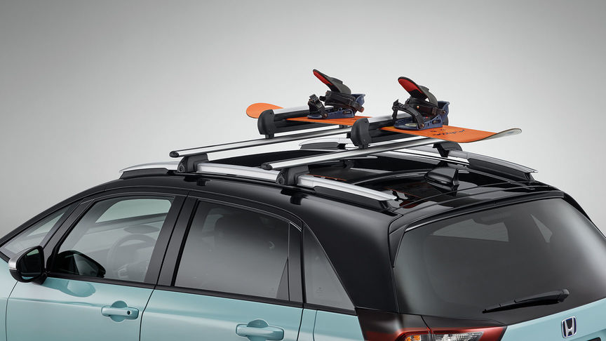 Nærbilde av Honda Jazz Hybrids ski- og snowboardstativ