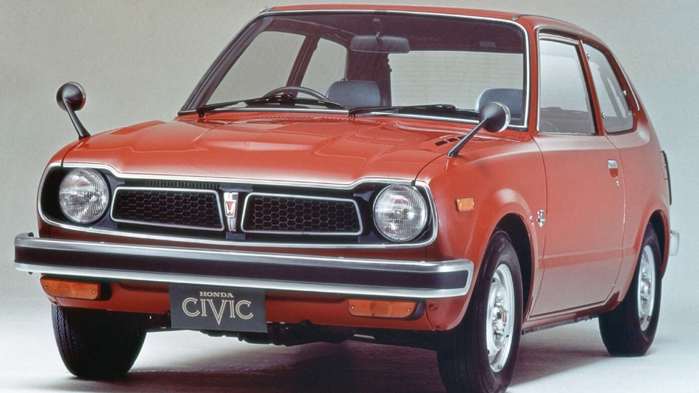 Den originale Honda Civic, sett skrått forfra.