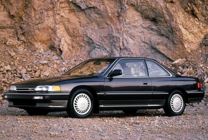 Honda Acura Legend Coupe sett fra siden.