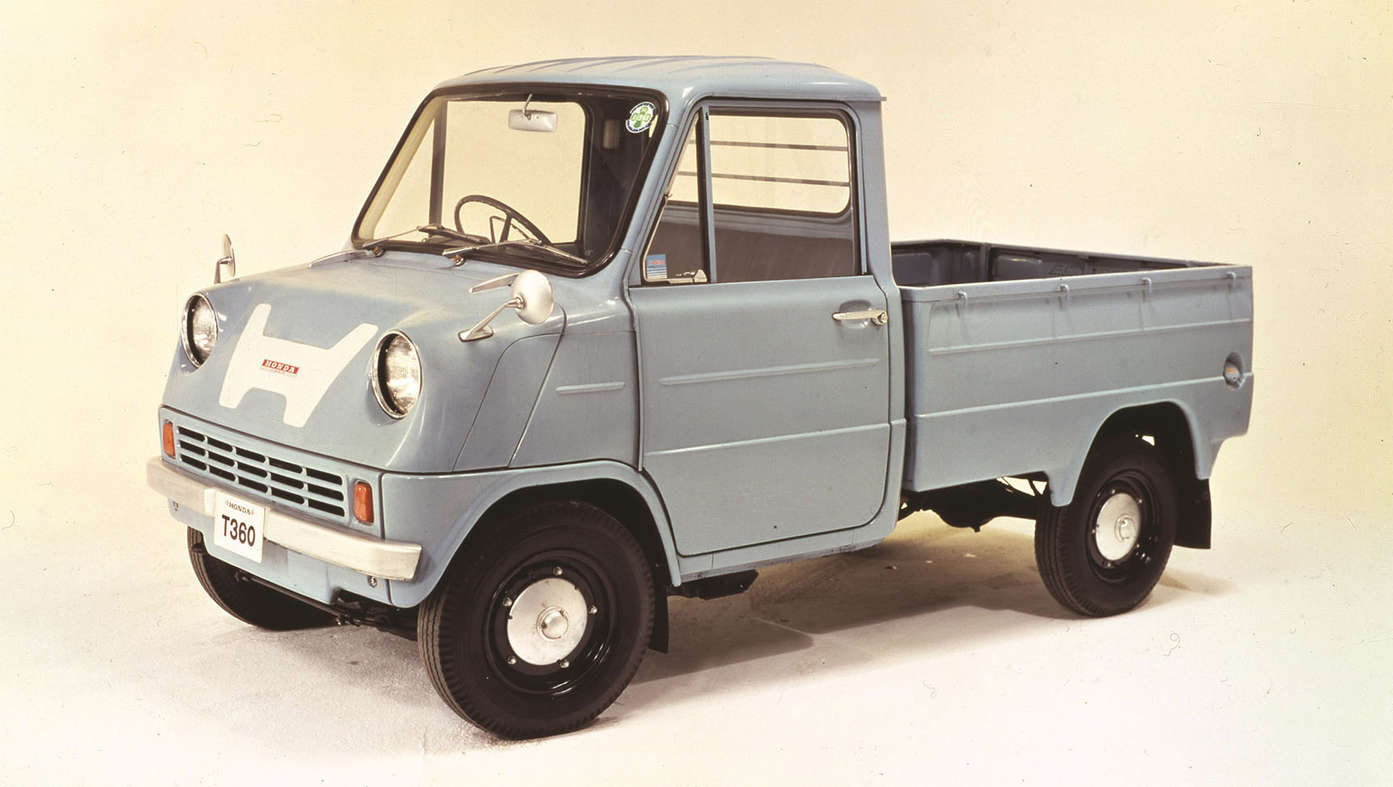 En Honda-pickup fra 60-tallet, sett på skrå forfra.